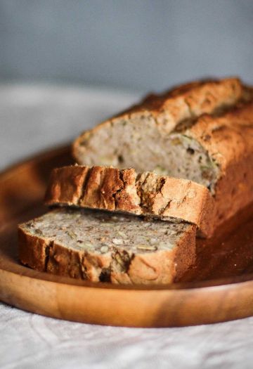 Merenda con pane integrale yogurt colato, Fruttilette Mirtillo, sedano e menta