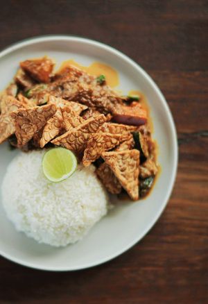 Insalata di Fruttilette Mela, quinoa e tempeh