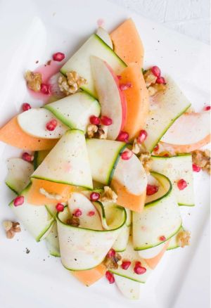 Insalata croccante zucchine e Fruttilette Mela e Arancia